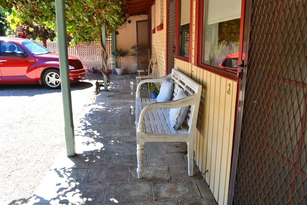 Colonial Bank Motel Omeo Exterior foto