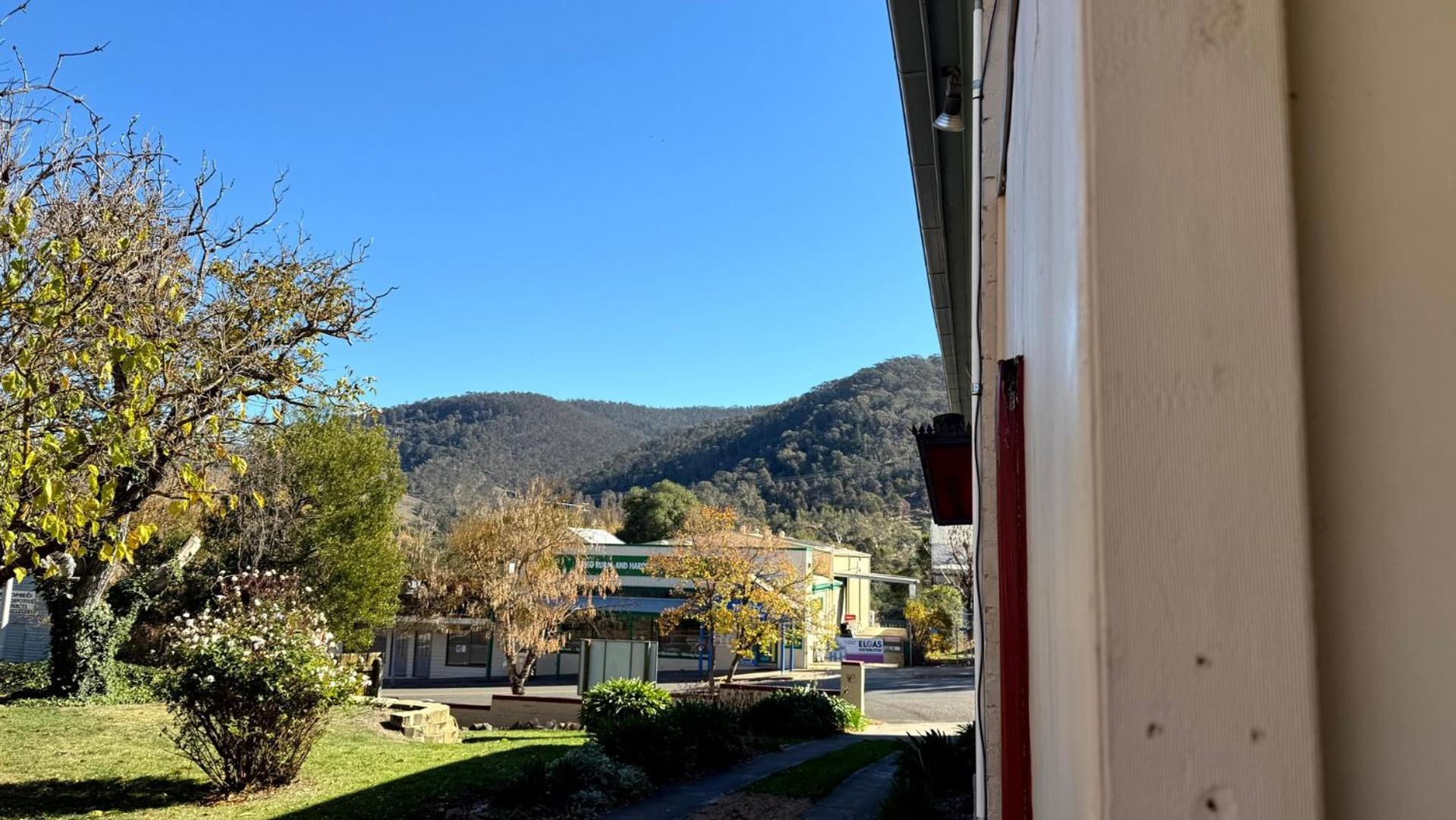 Colonial Bank Motel Omeo Exterior foto